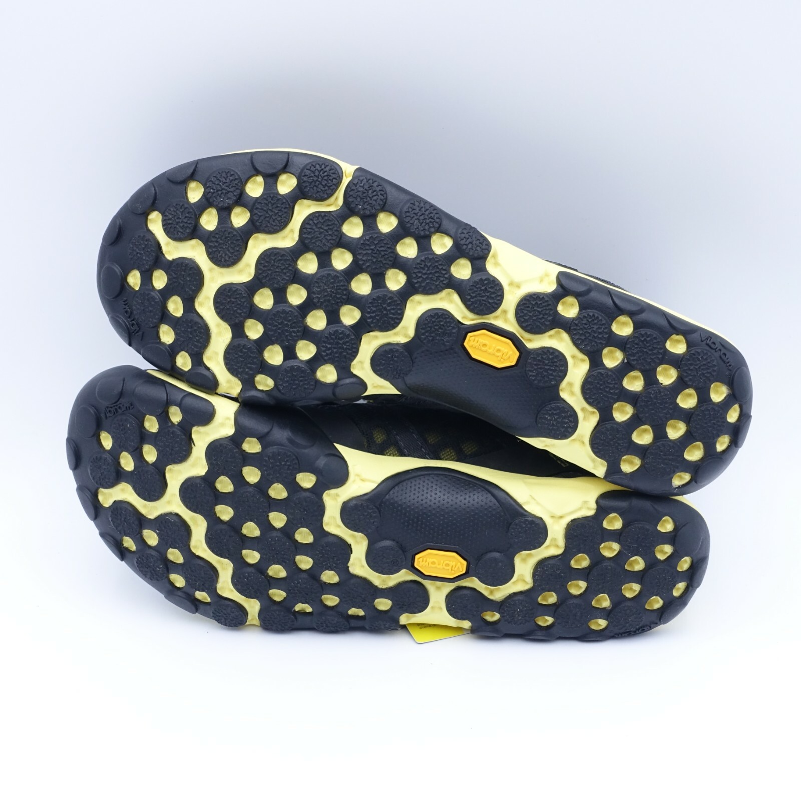 Trail Running Shoes 
