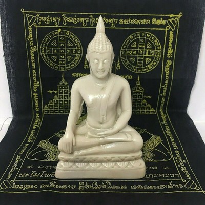 Statues Meditating Buddha