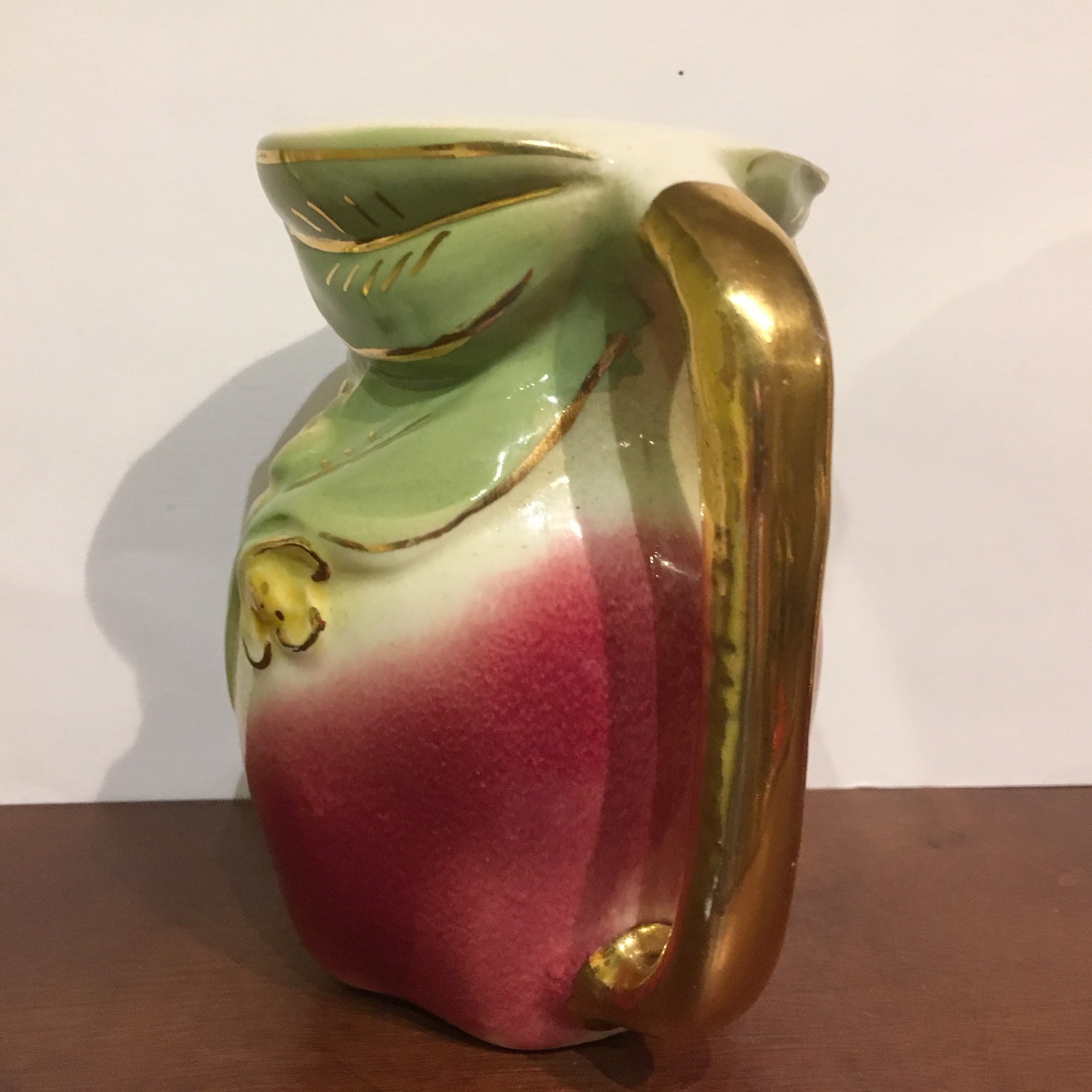 Vintage AMERICAN BISQUE USA POTTERY Red APPLE PITCHER w/ Gold Highlights
