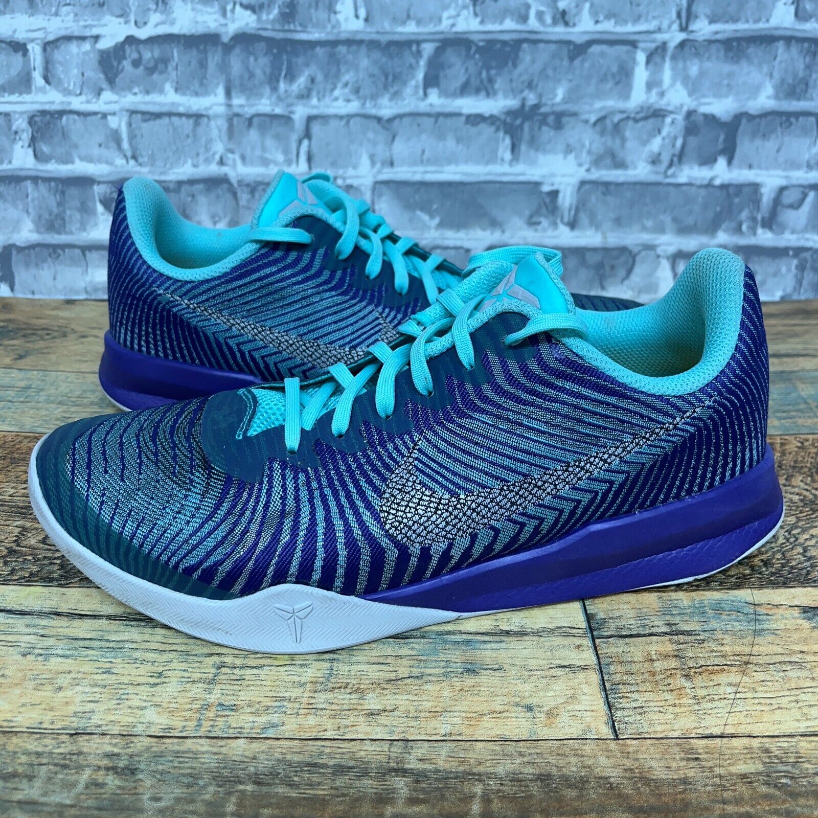 Nike Kobe Mentality 2 Court Purple Hyper Turquoise 818952 Nike Kobe Mentality 2 Court Purple Hyper Turquoise 818952