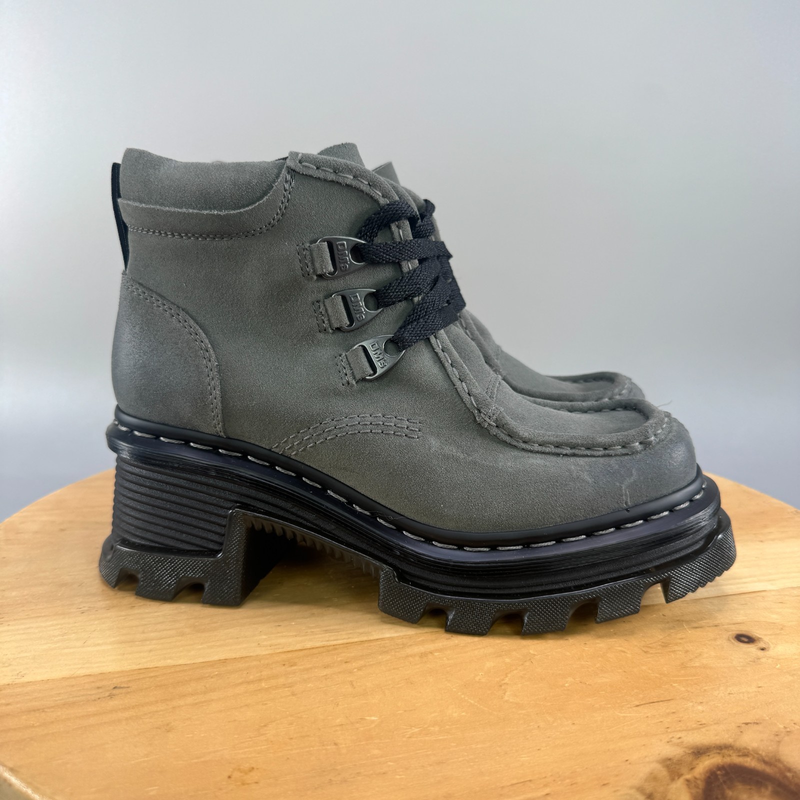 Dr Martens Corran 3I Womens Size 8 3-Eye Suede Heeled Boots Grey