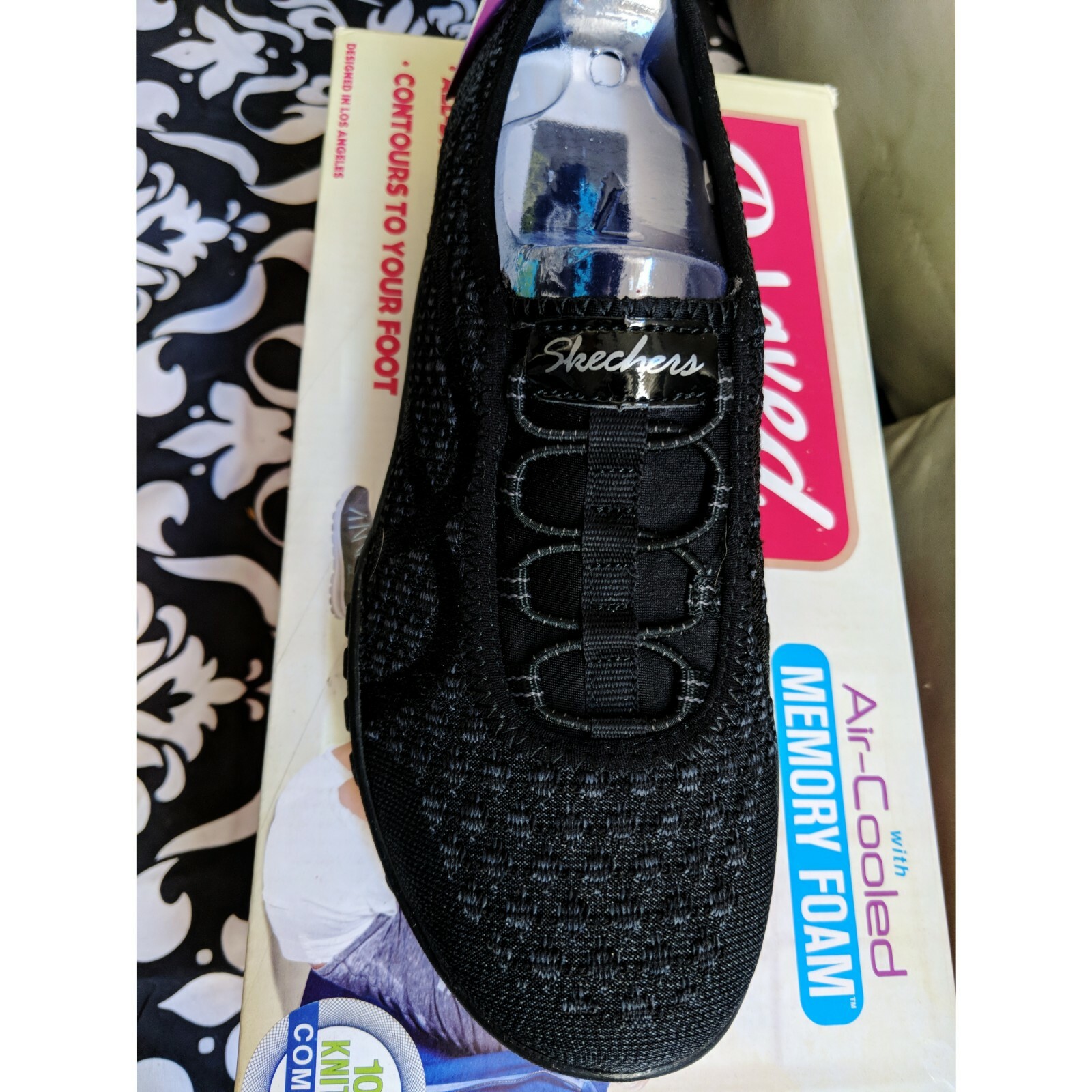 Skechers Black Slip On Sneakers Never Worn Relaxed Fit Memory Foam Sz 7