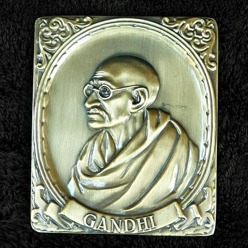 Medaille Portugal Gandhi 85x75mm Signee C. Antunes