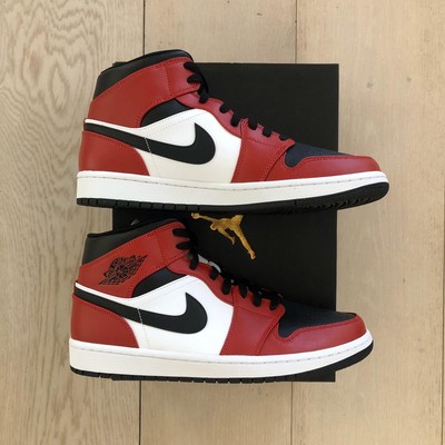 Air Jordan 1 High OG Black Metallic Gold DETAILED LOOK.