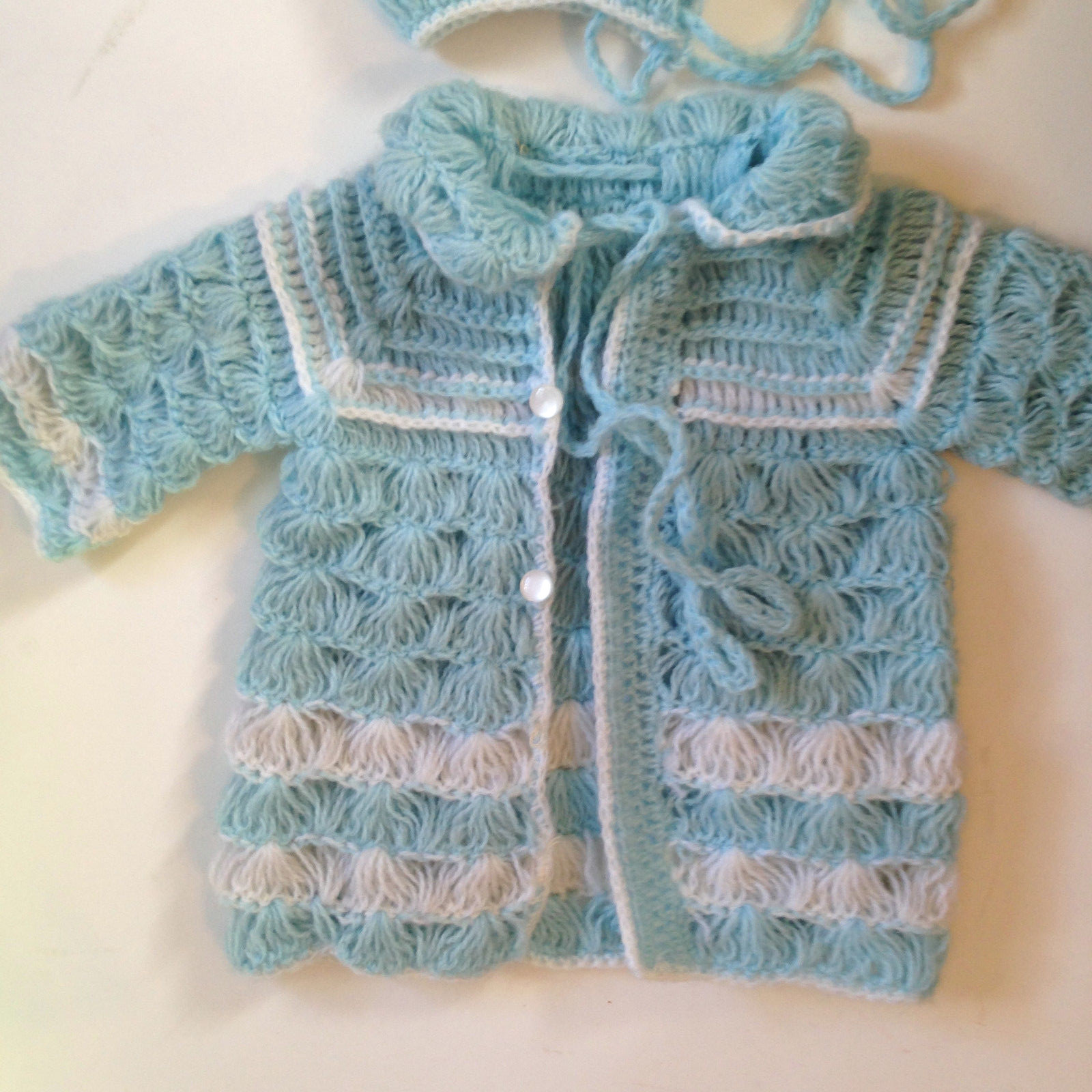 Vintage baby boy size 6-12 mo. hand knitted open sweater and hat white/blue