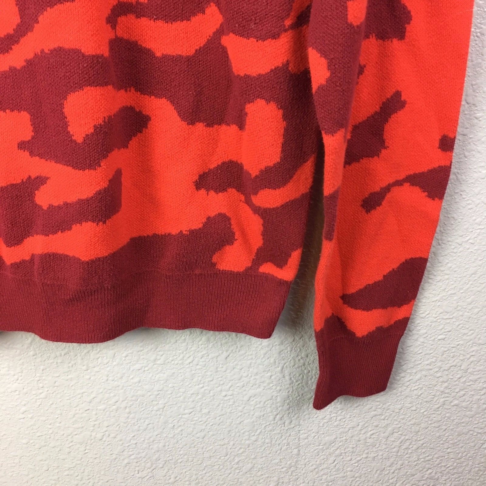 CAbi Womens Large Red Camo Pullover Cotton Sweater Crewneck Maroon Fitted 3158