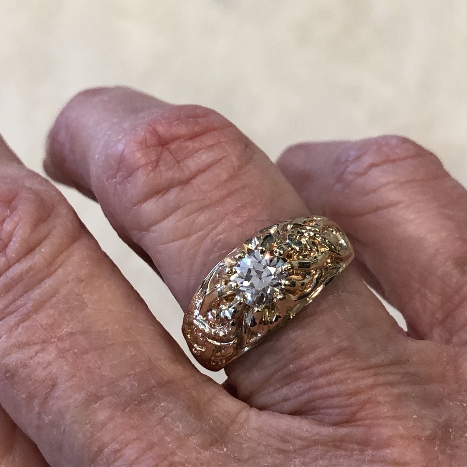 Vintage 14K YG & 1.01 Ct Diamond Men's Solitaire Scroll Design Band Ring Size 9