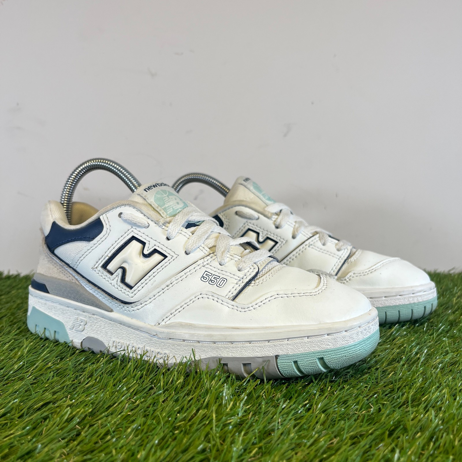 New Balance Trainers Size UK 5 Womens White 550 Leather Casual Shoes Retro