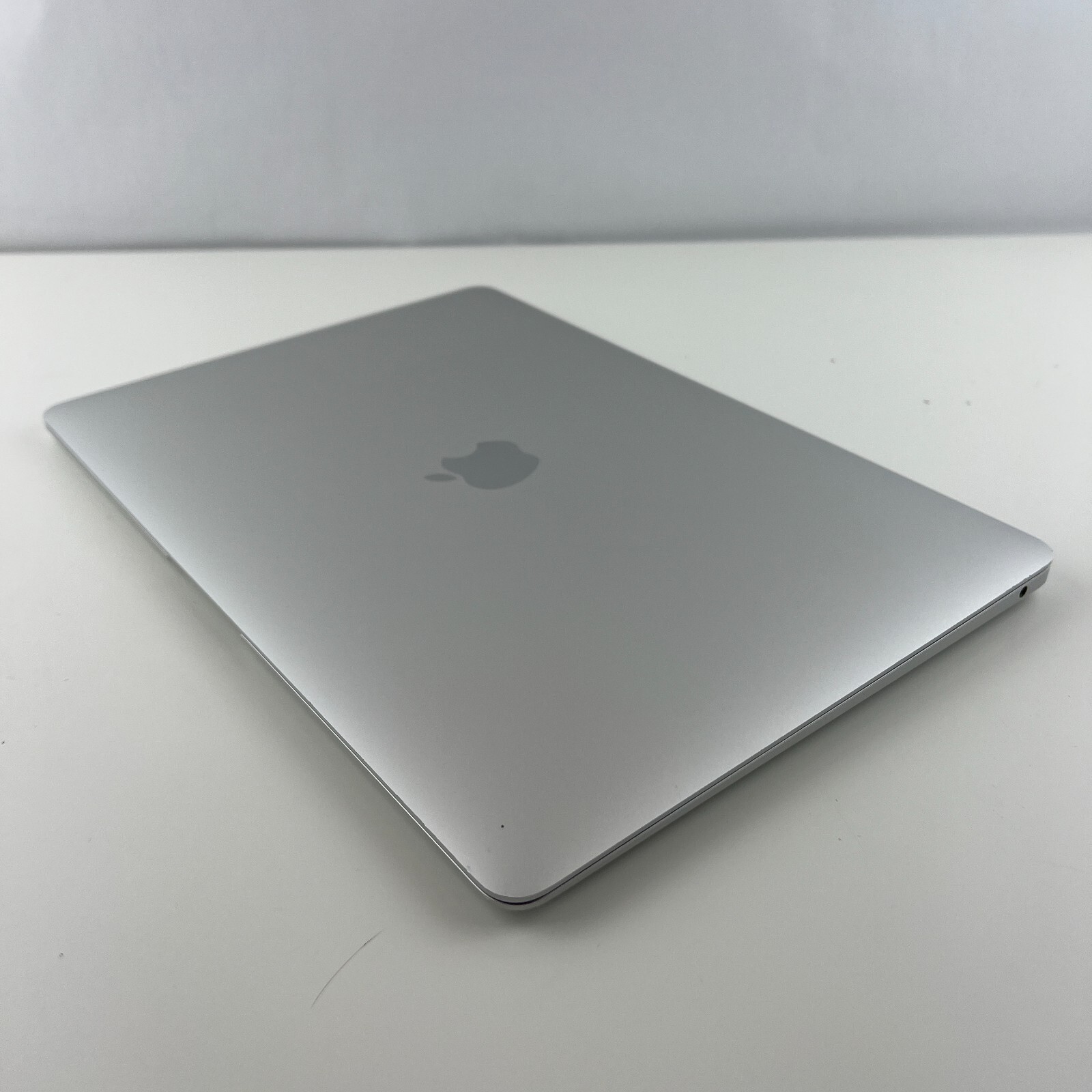 MacBook Air 13 2018 Silver 1.6 i5 8GB 128GB SSD Monterey + Very Good + Warranty - Picture 9 of 12