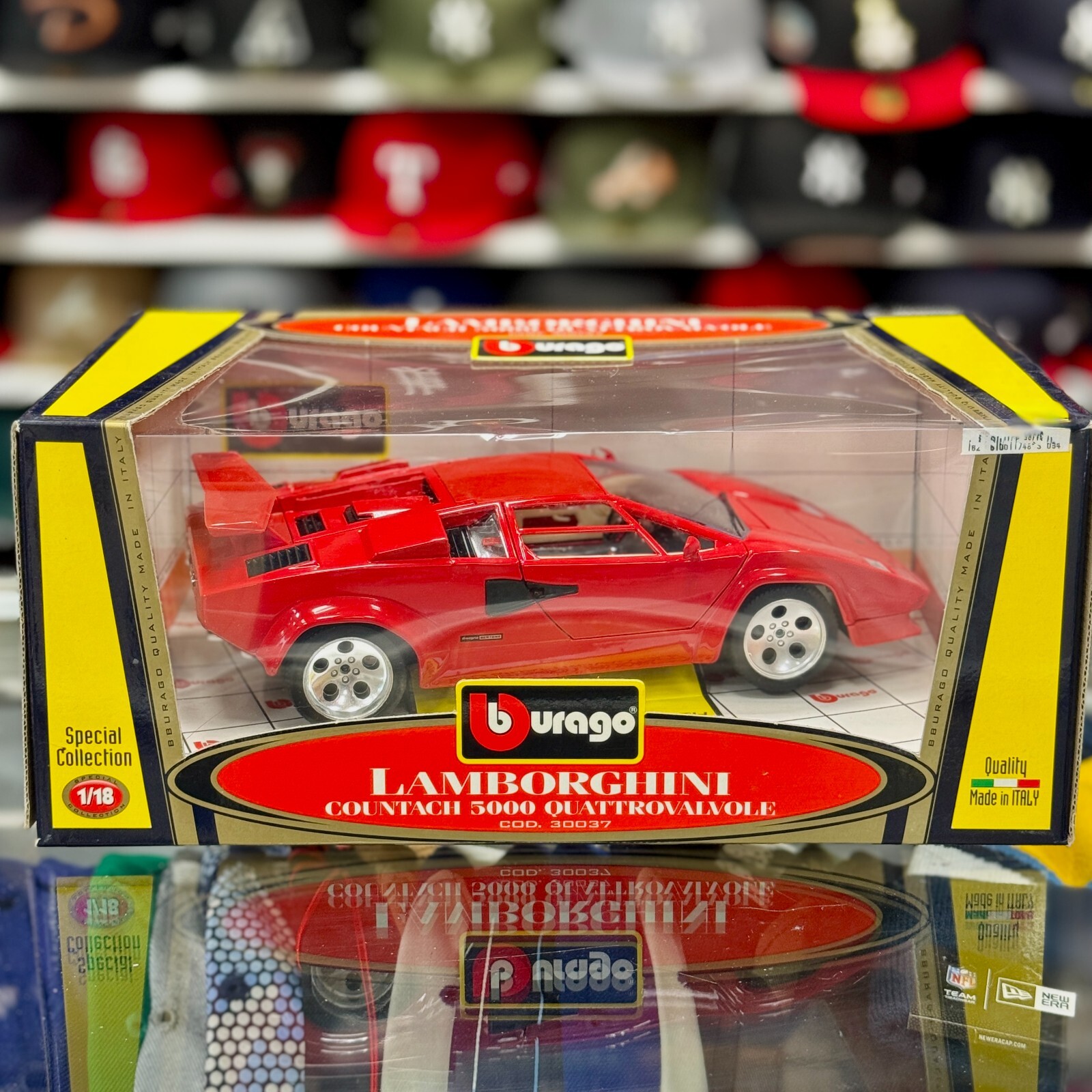 1/18 Lamborghini Countach 5000 QV Red Bburago Special