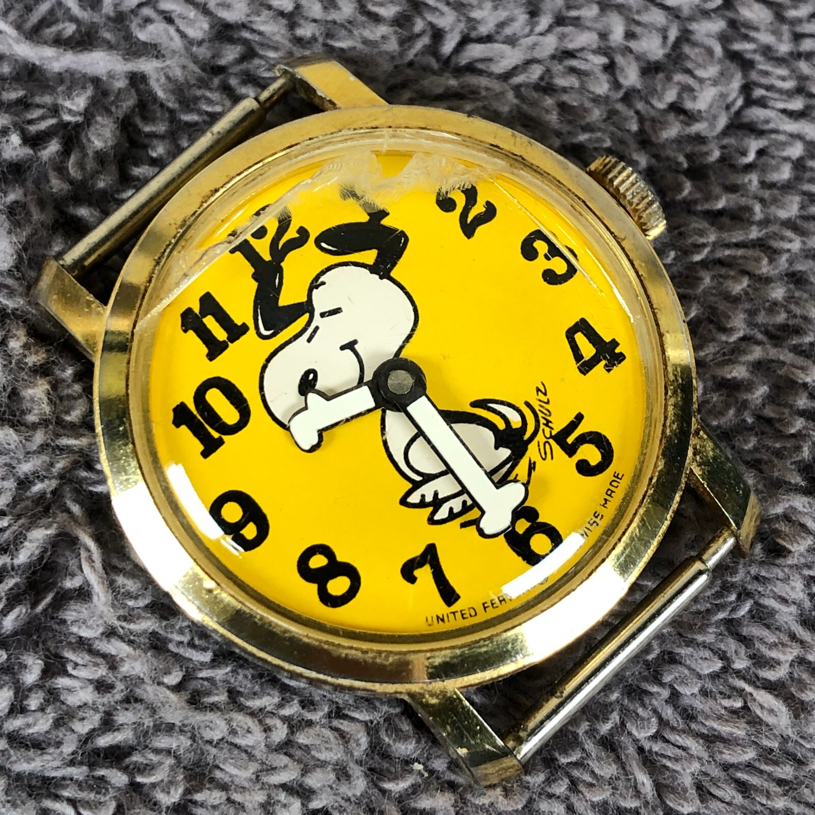 Vtg Peanuts Snoopy Womens Swiss Yellow Dial Mechanical Wind