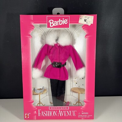 Vintage 1996 Mattel Barbie Fashion Avenue Boutique Hot Pink Fur Coat #14980 NRFB