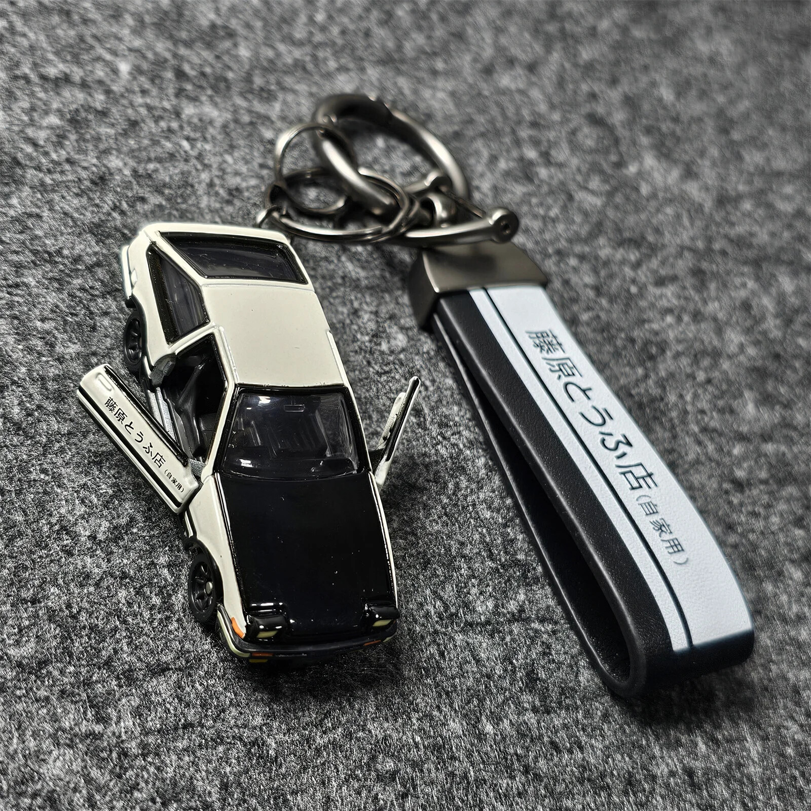 ★AIchaaanshop★ DIY Keychain Initial D Fujiwara Tofu Shop AE86 Alloy Car