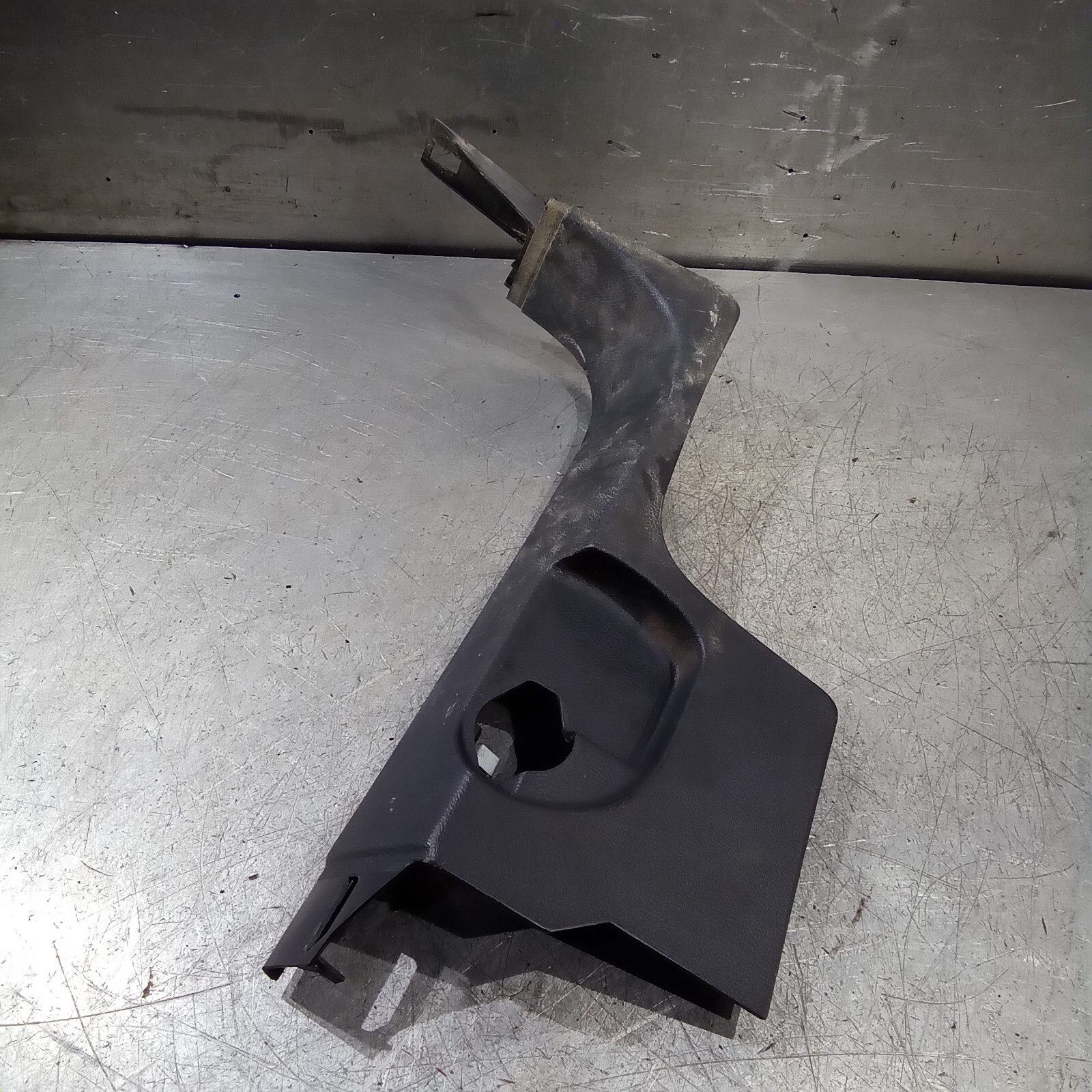 VW Touareg 7L 3.0V6 TDi 2003-2010 Driver/Right/OS Lower A-Pillar Cover Trim