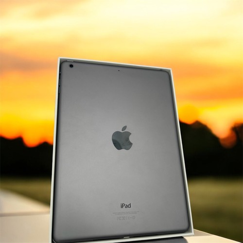 タブレット Apple - ipad Air Space Gray 16GB MD785J/B Apple iPad Air - MD785LL/B - 16GB Wi-Fi 9.7 in Space Gray