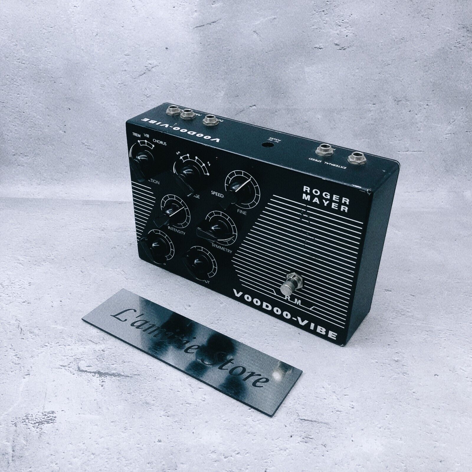 Roger Mayer VooDoo-Vibe Guitar Effect Pedal Chorus Tremolo Roger Mayer VooDoo-Vibe Guitar Effect Pedal Chorus Tremolo