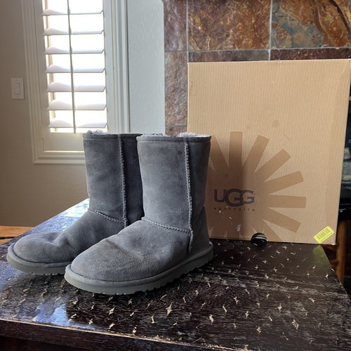 【ほぼ未使用・保存箱付】UGG アグ Classic Short クラシック Women's Classic Short II Boot | UGG®