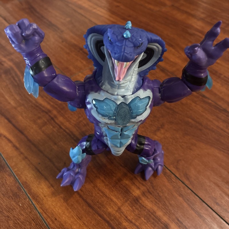 Beast Lab Stealth Strike Reptile COBRA Snake Action Figure Lights