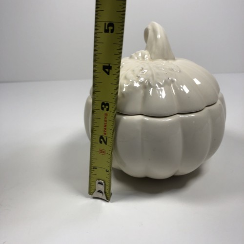 Bath & Body Works Slatkin CREAMY PUMPKIN CANDLE CERAMIC PUMPKIN HOLDER 6&rdquo;T X 4&rdquo;W
