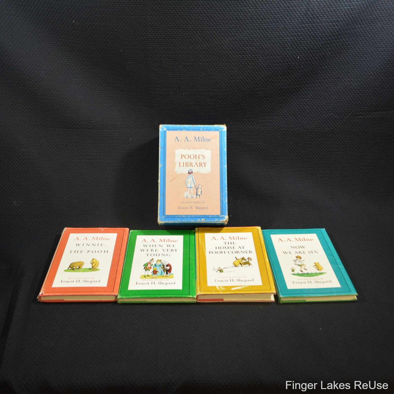 新品　Pooh's Library BOXED-POOHS LIB 4V Pooh's library 4 Volume Box Set A.A. Milne 1988 VG Condition
