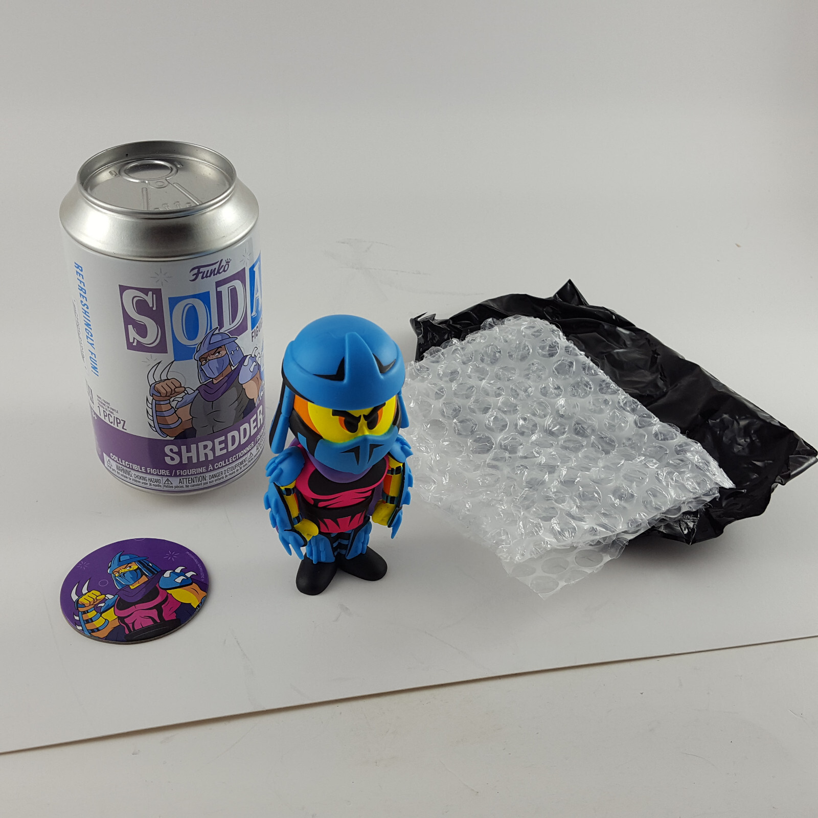 チーチョン　FUNKO 2体　70s LOWRIDER Amazon.com: Eddie Guerrero with Low Rider 284 : Toys & Games