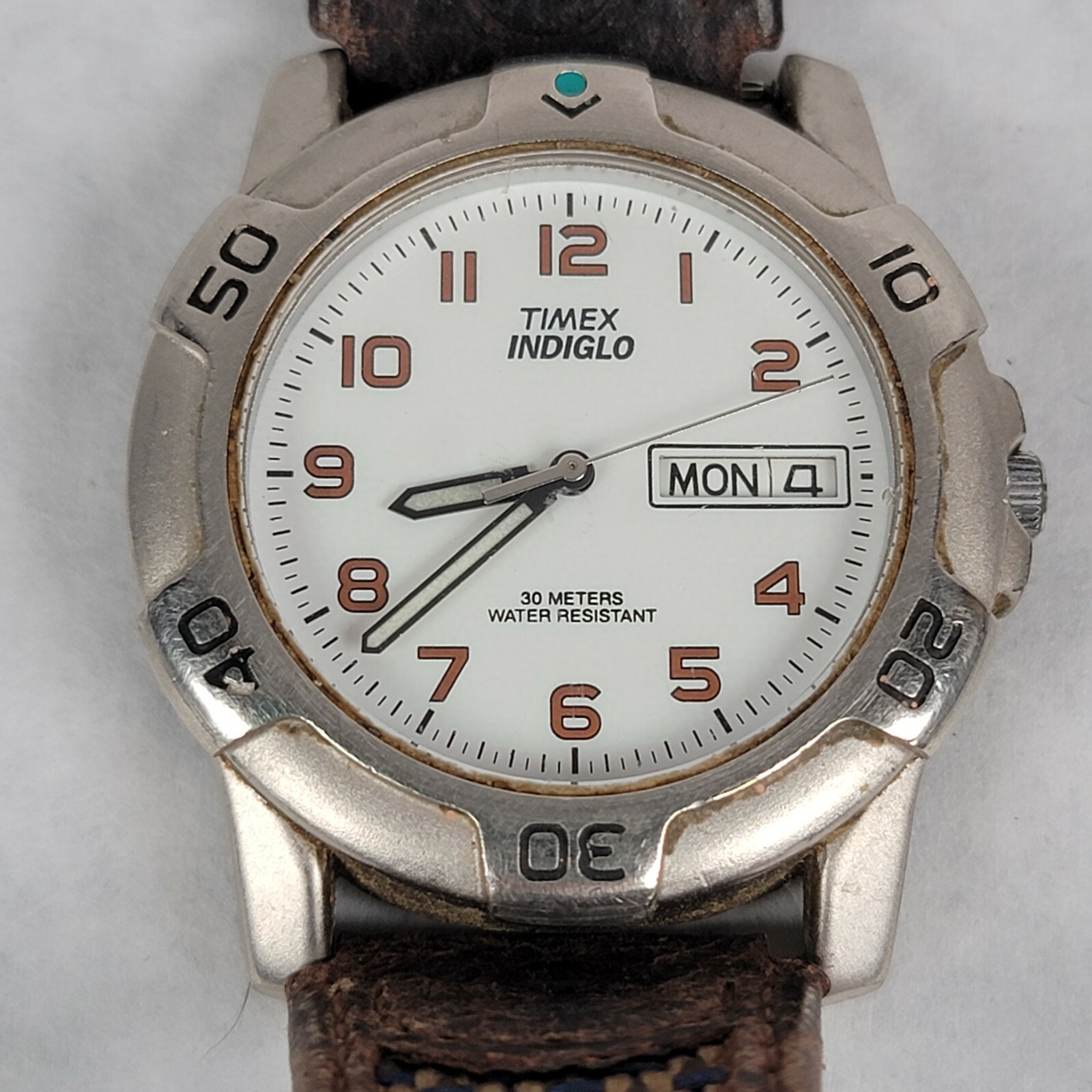 vintage-timex-indiglo-wr-30m-watch-day-date-stainless-steel-back