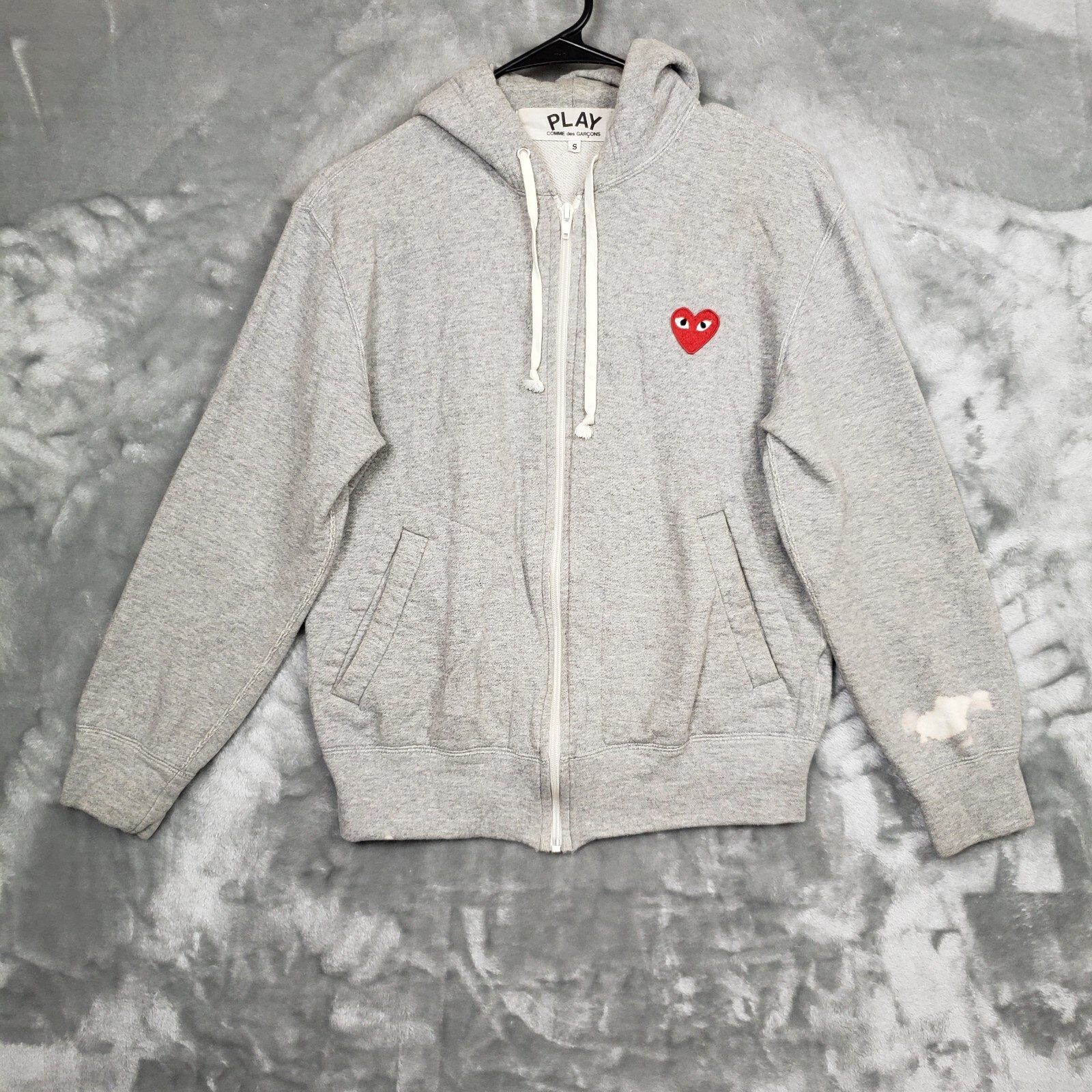 COMME DES GARCONS CDG PLAY FULL ZIP RED HEART HOODIE SMALL COMME DES GARCONS CDG PLAY FULL ZIP RED HEART HOODIE SMALL