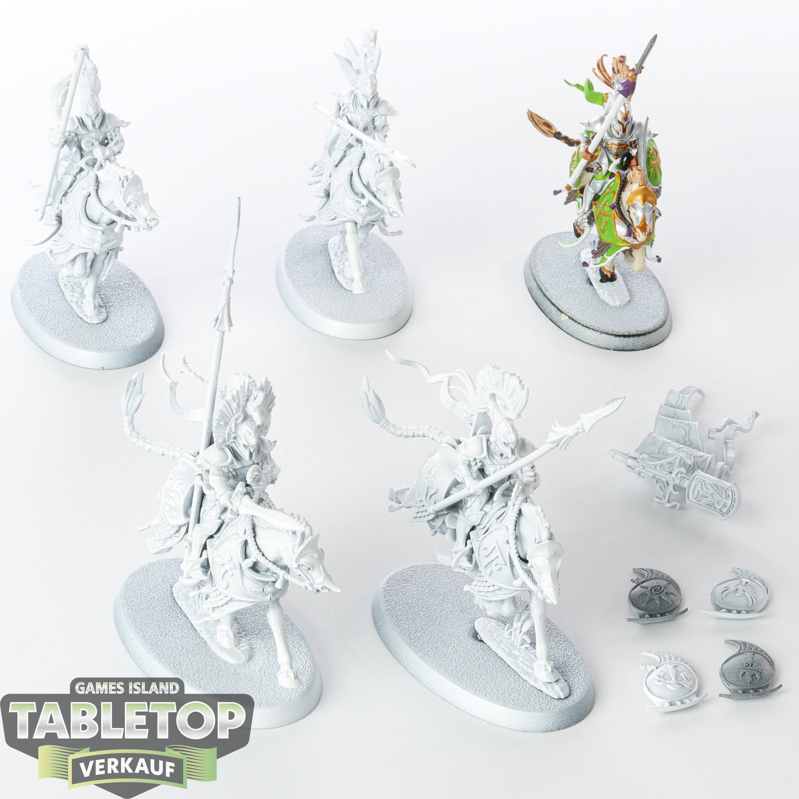 Lumineth Realm Lords - 5 x Vanari Dawnriders - teilweise bemalt