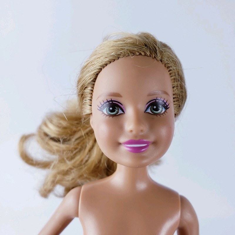 barbie with bendable knees