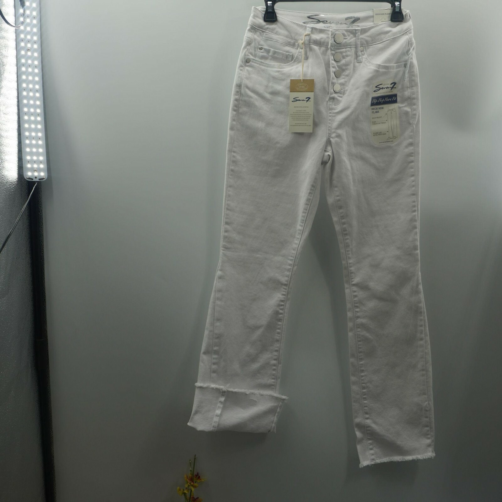 Prochainement Ouverture　白いパン Seven 7 Est 1964 White Flip Flop Flare Fit High Raise Fray