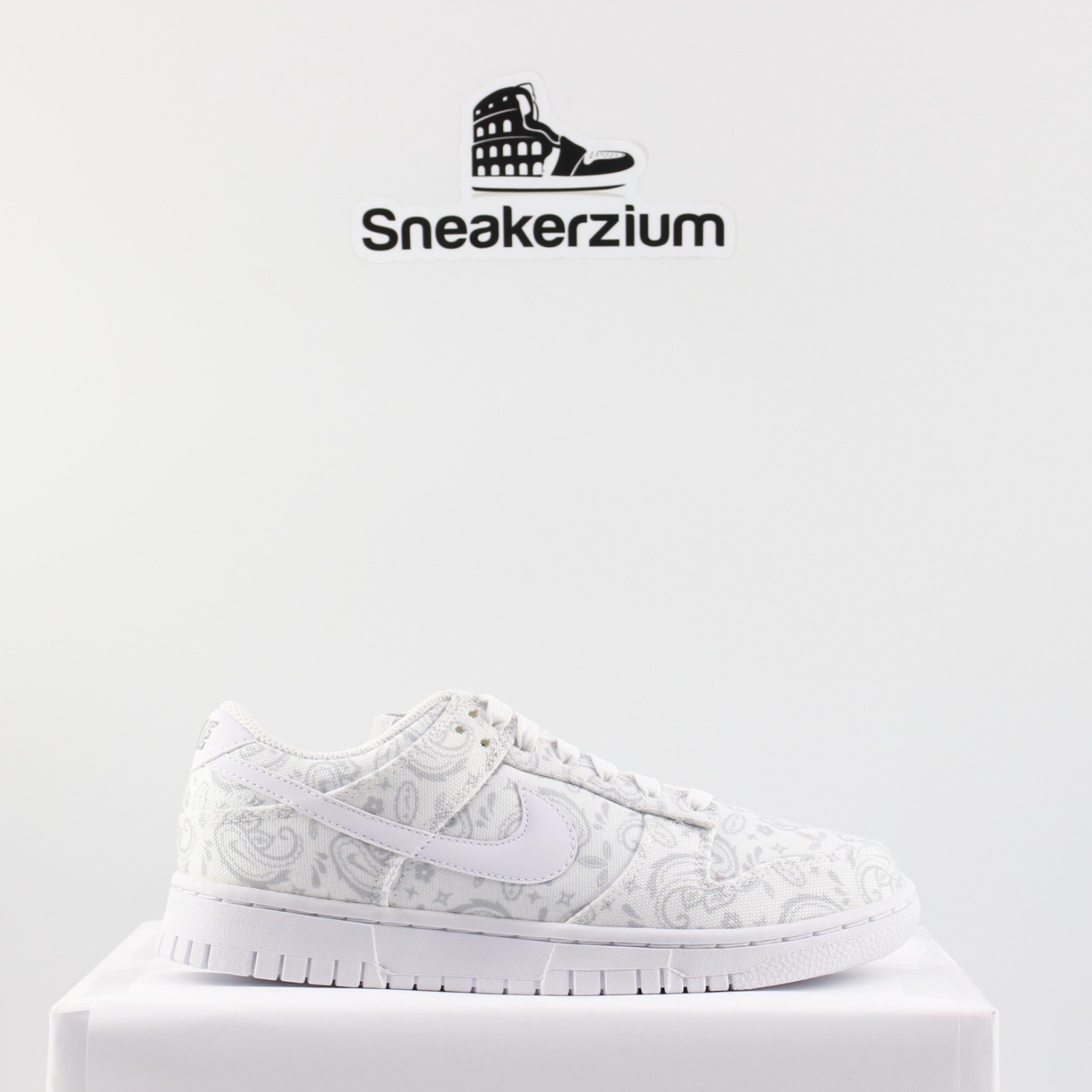 

Женские кроссовки Nike Dunk Low Paisley White Grey DJ9955-100 New, White/grey fog, Nike Dunk Low