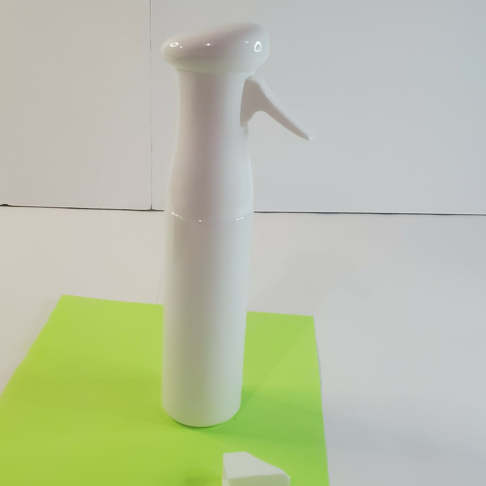 SalonBeauty Professional Misty Sprayer Long Press White