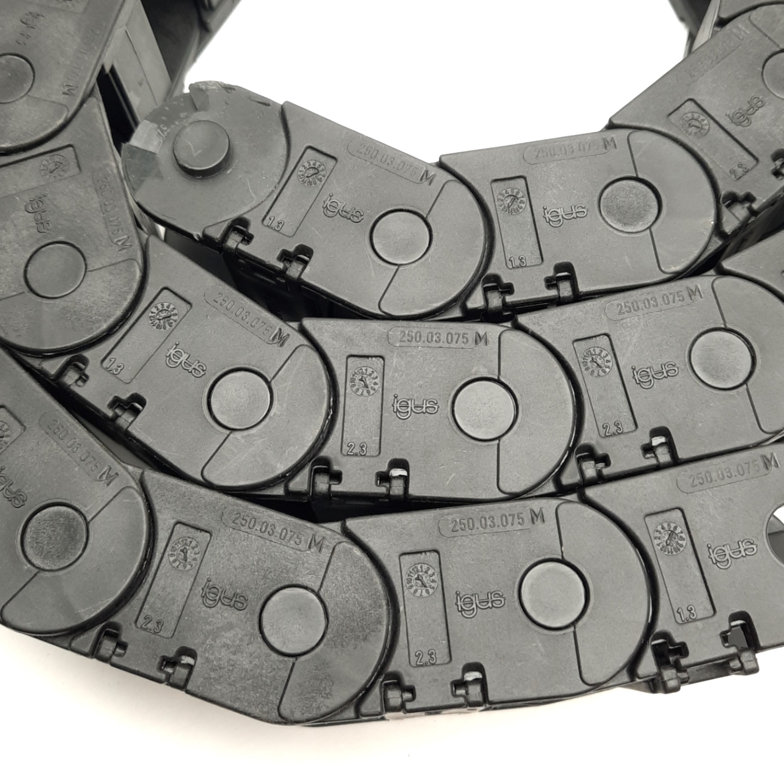 Igus 250.03.075M E-Chain Energy Drag Chain, 31 Links, 56" Length, 1.5" Width