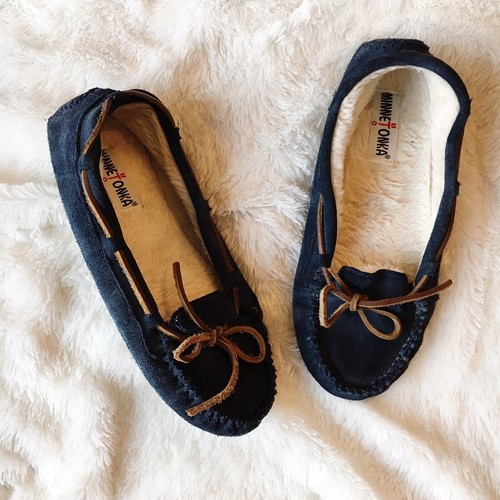 Minnetonka Moccasins Navy Blue Leather Cally Slippers Womens Size 10