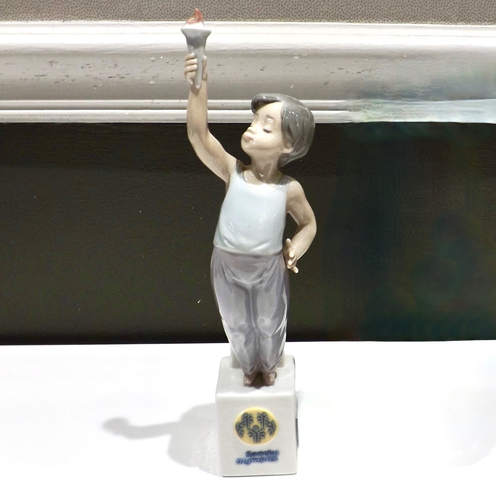 スポーツ LLADRO Amazon.com: Lladro Figurine, 6198 Soccer Practice , Football