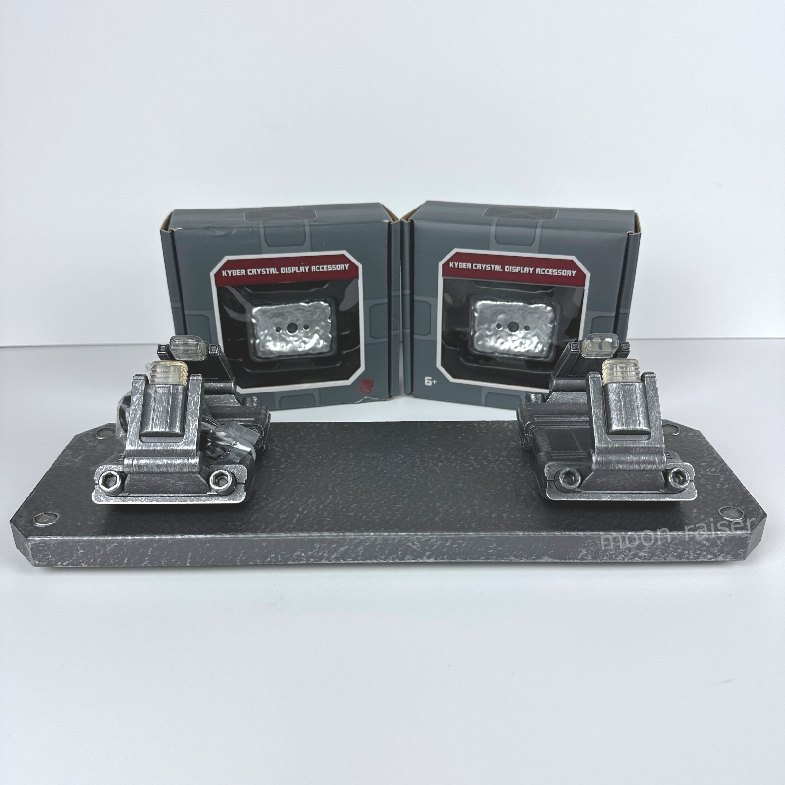 Hilt Stand Kyber Crystal Display