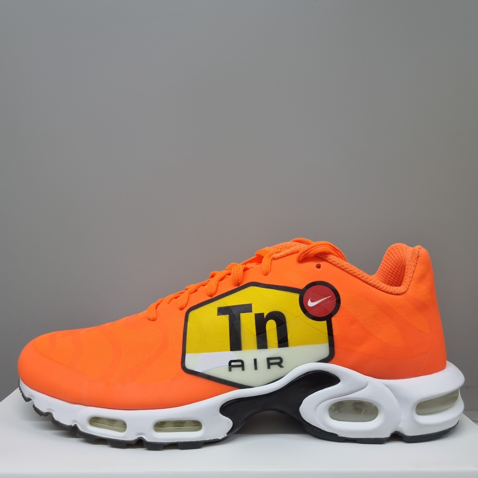air max tn big logo