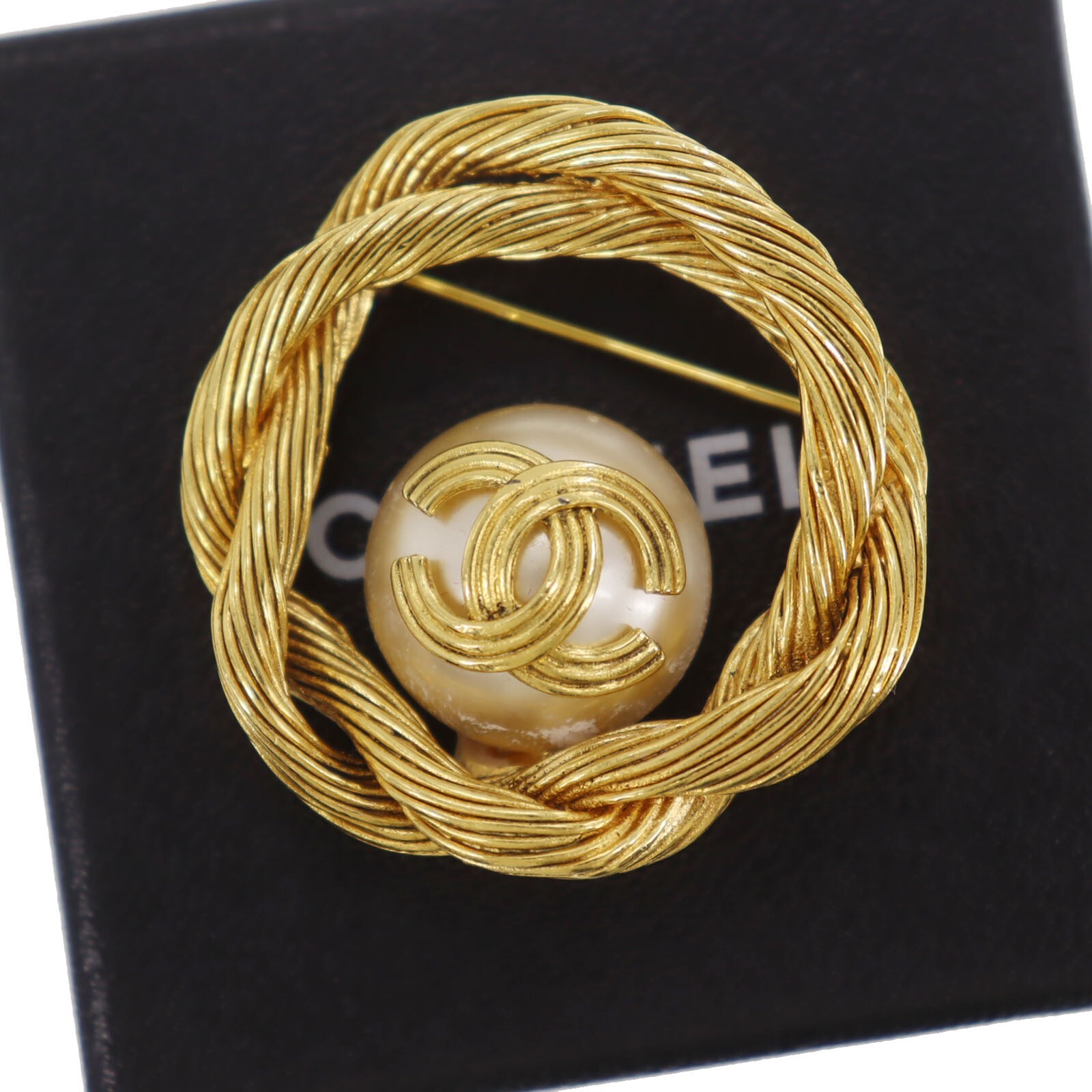 CHANEL CCロゴ ブローチ  金メッキ Made in France CHANEL CC Logos Pearl Used Pin Brooch Gold Plated 94A France