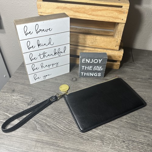 【関税&送料込】Stella Mccartney Wallet With Logo STELLA McCartney Black Logo Charm Zip Pouch Wallet Wristlet
