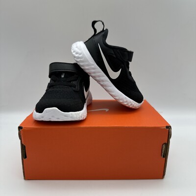 Nike Revolution 5 Toddler Sneakers 3C Black/White  NIB Retail $45