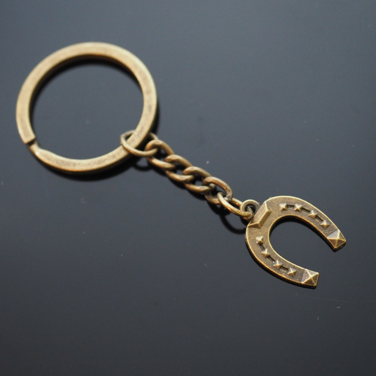 Vintage Horseshoe Lucky Charm Pendant Keychain Horse Lover Good Luck Gift Bronze