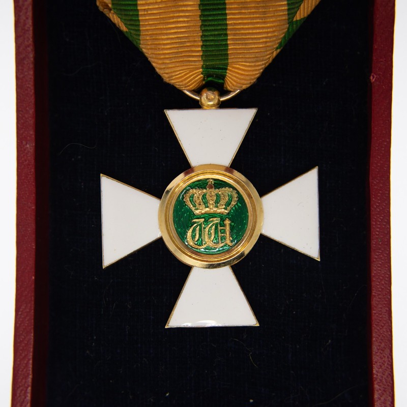 Luxembourg. TrÃ¨S Belle MÃ©Daille De LâOrdre De La Couronne De ChÃªNe En Or