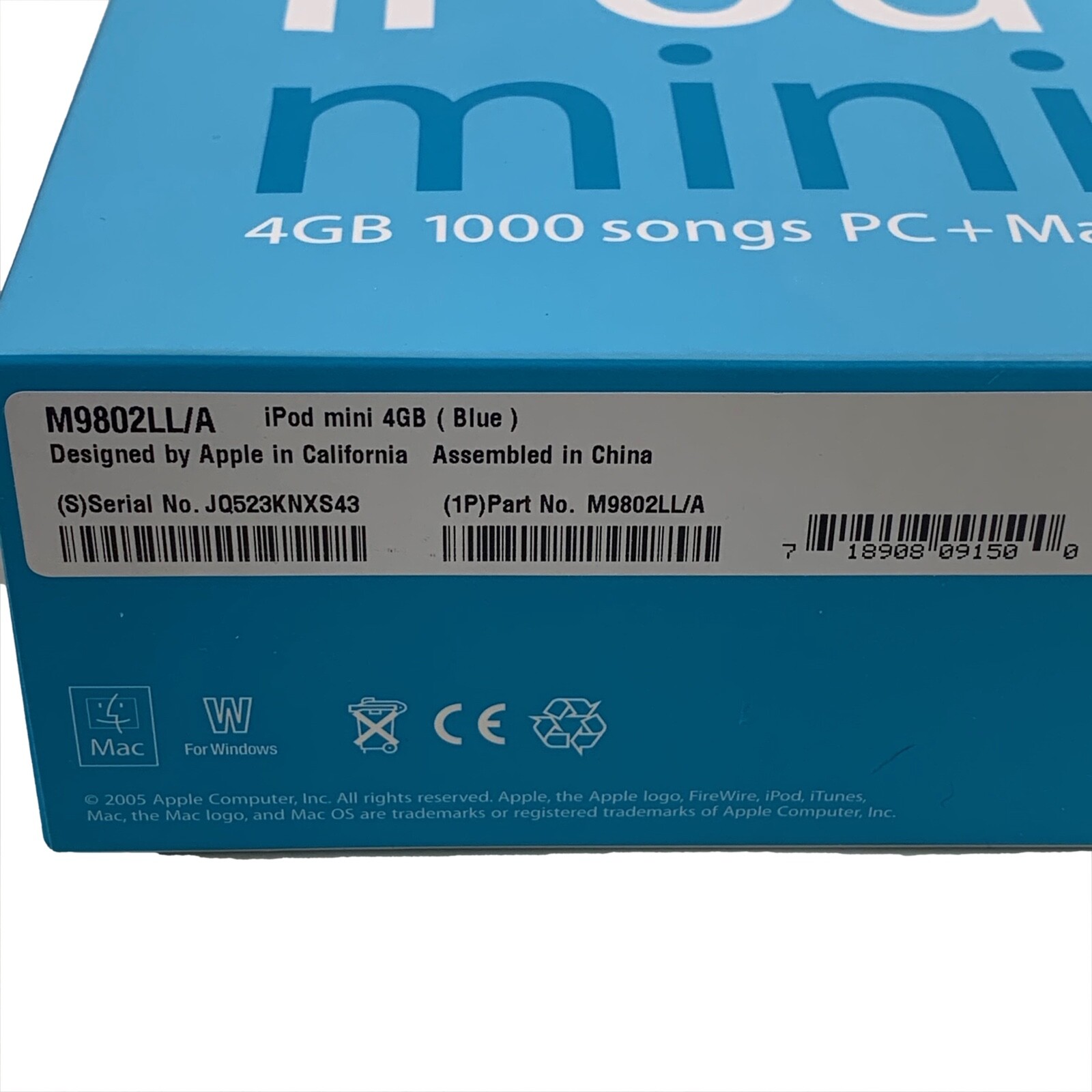 Apple iPod Mini 2nd Gen 4GB Blue M9802LLA BOX Paperwork 3 Sets Ear Bud Covers