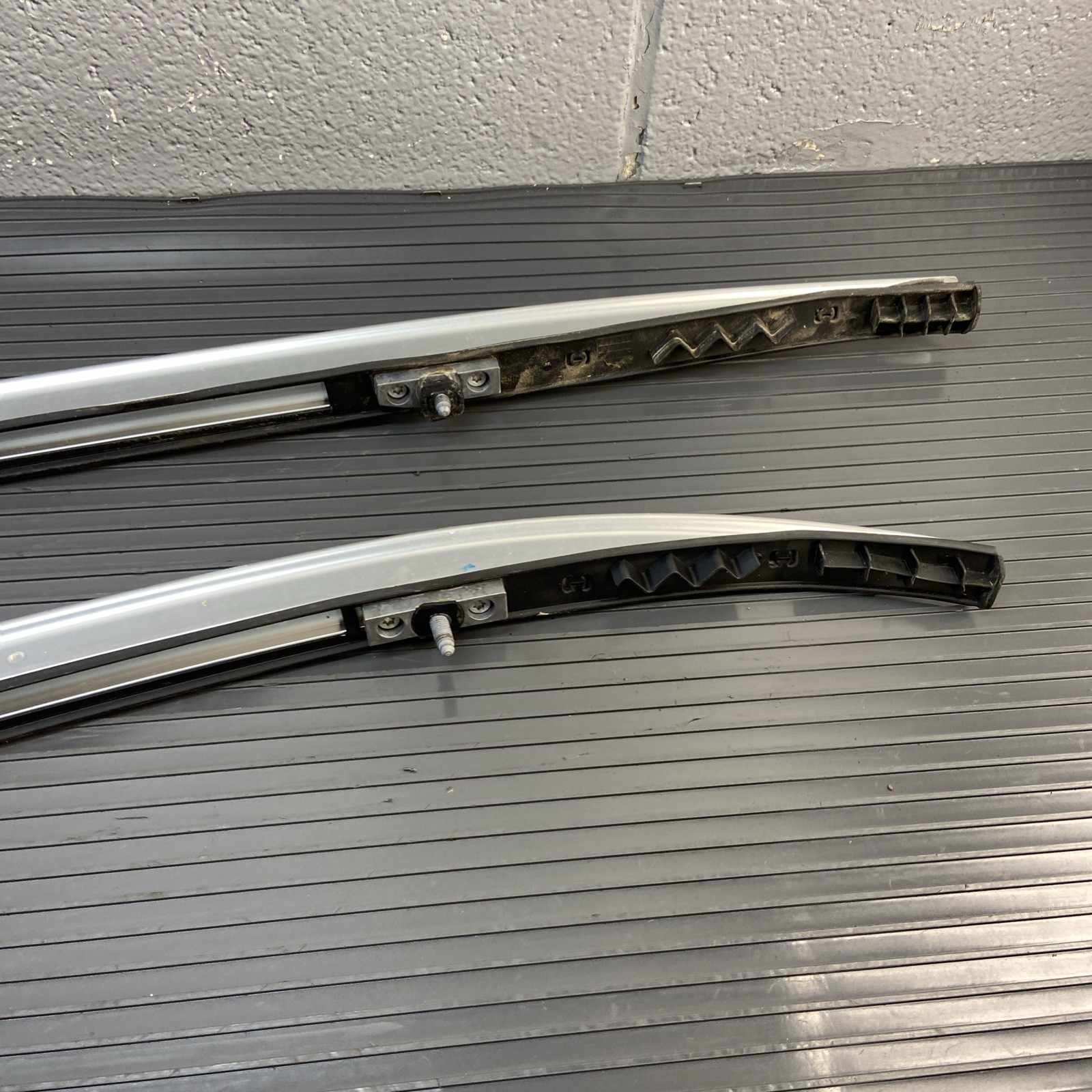 2023-2025 BMW X1 U11 Roof Rail Rack Left & Right Chrome OEM