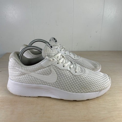 nike tanjun women's shoe white