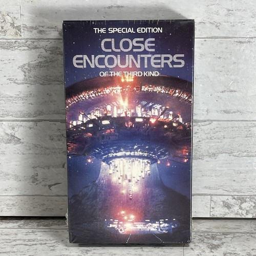 CLOSE ENCOUNTERS OF THE THIRD KIND (VHS SPECIAL EDITION) NEW
