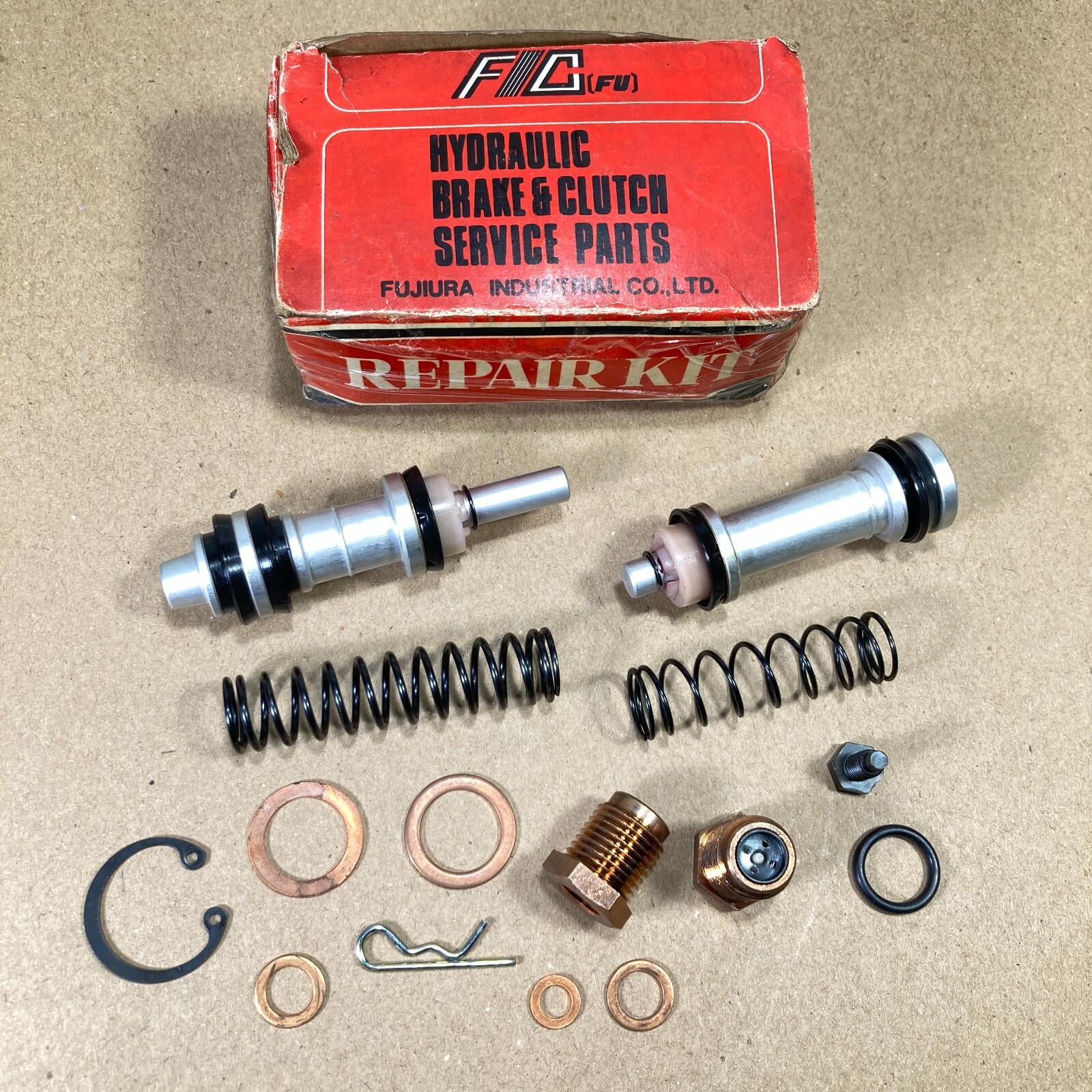 RT-131077様 Cylinder Kit Brake Master FT-1077 04493-20110 For Toyota