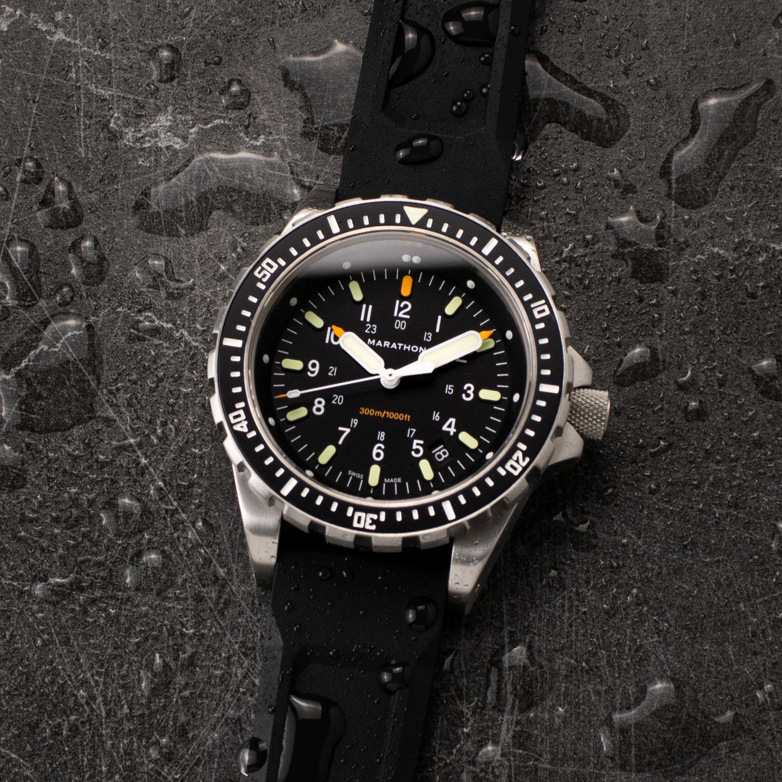 Pre-owned Marathon 46mm Jumbo Diver's Quartz (jsar) 316l Steel Wristwatch 3-pc Strap -