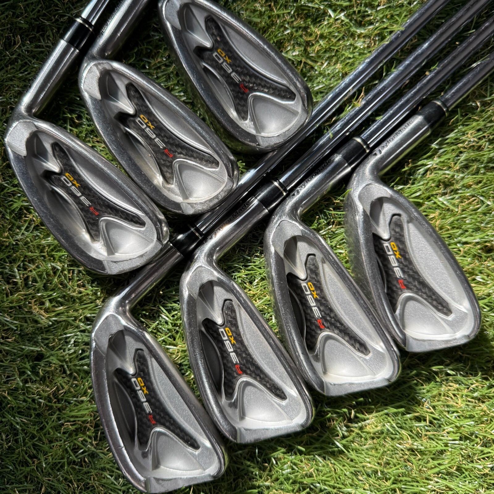 Set of 8 x TaylorMade R360 XD Irons 4-PW+GW Stiff Steel Shafts TaylorMade Grips Set of 8 x TaylorMade R360 XD Irons 4-PW+GW Stiff Steel Shafts TaylorMade Grips