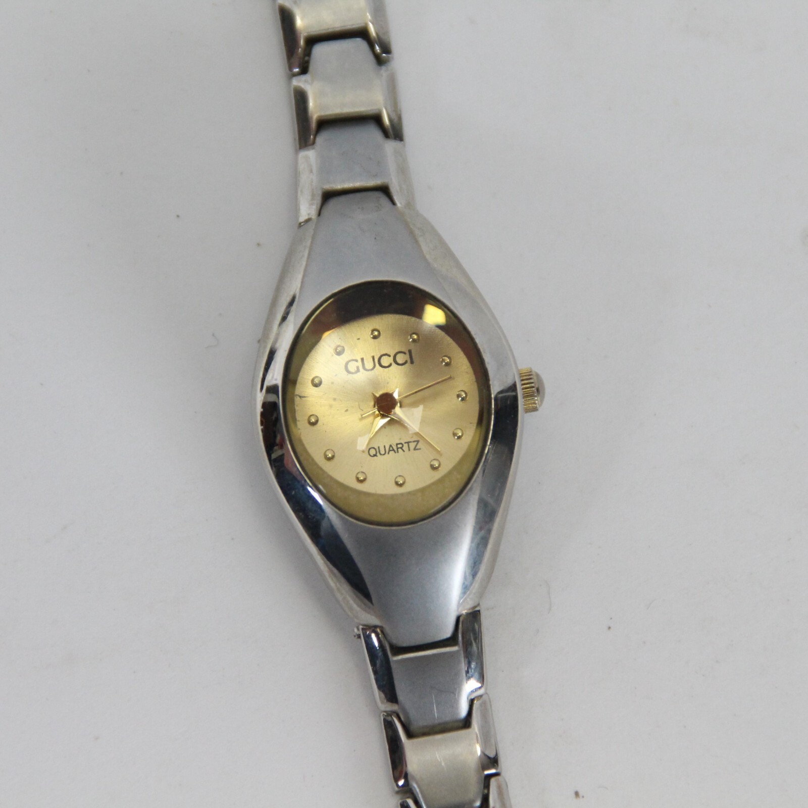 gucci quartz watch 90001